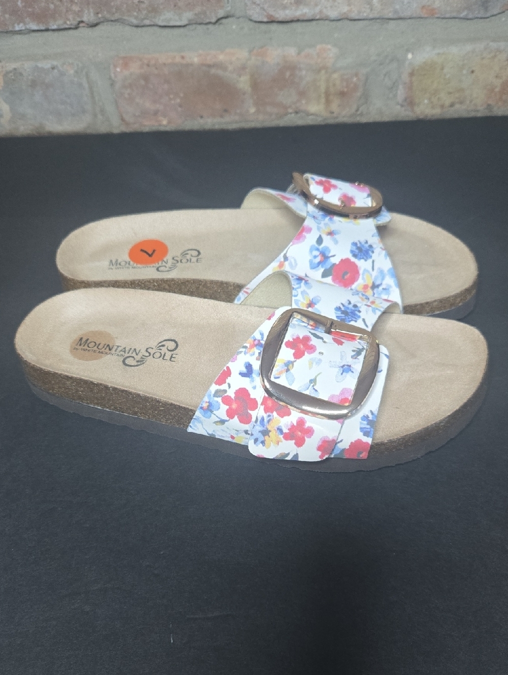 Mountain Sole by White Mountain Size 7 Floral Buckle Slide Sandals NEW